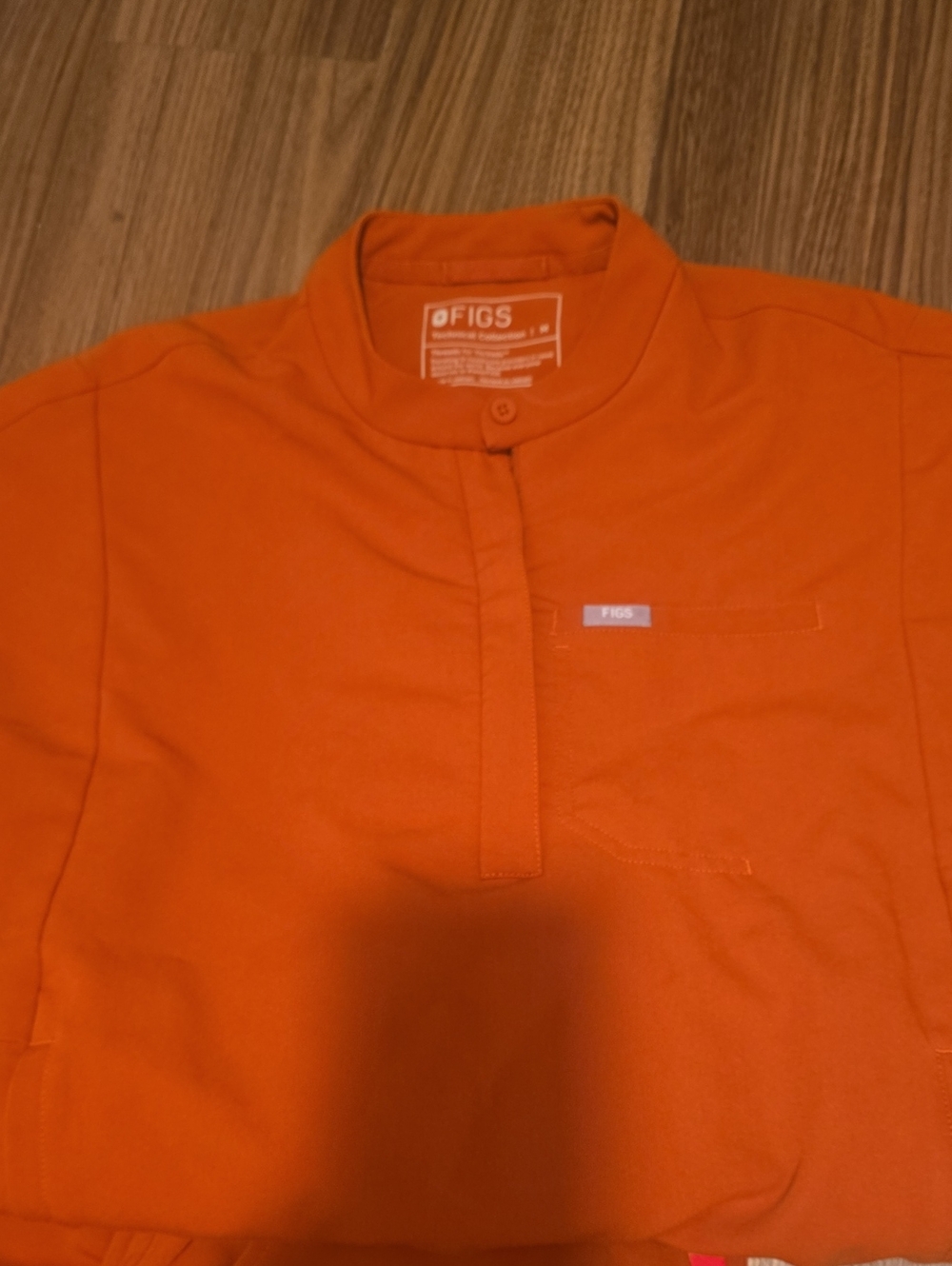 FIGS Women’s Orange Mandarin-Collar Pullover Shirt And Joggers